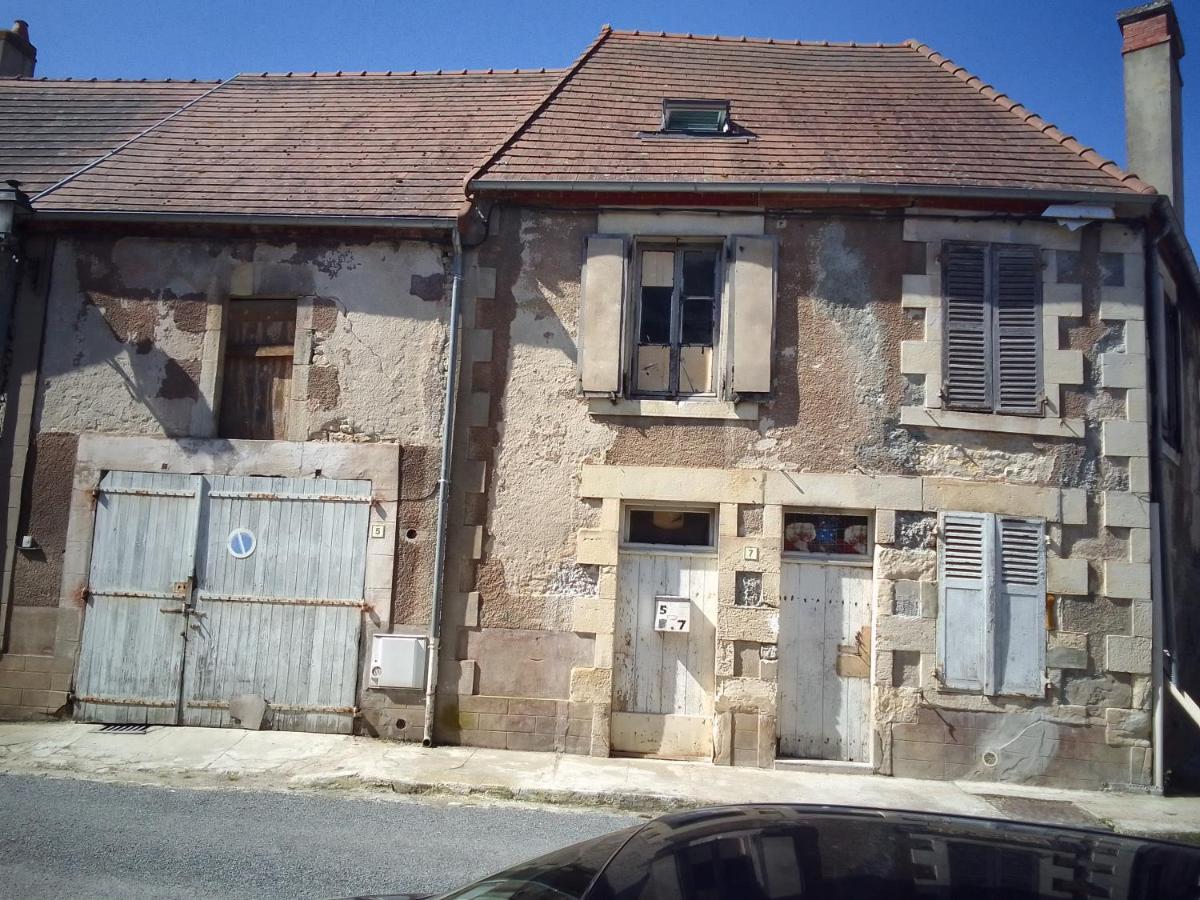 Chambre Chez L'Habitant Saint-Pierre-le-Moûtier Exterior foto